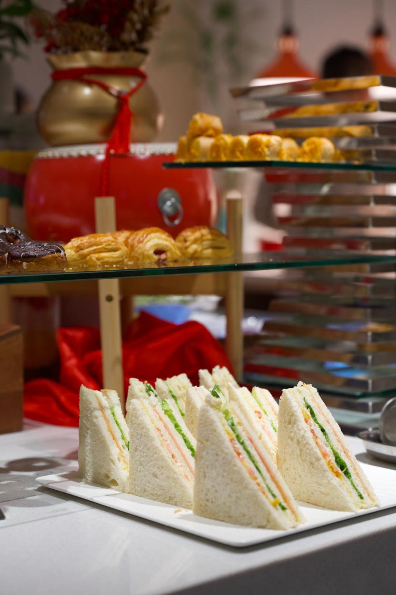 Holiday Inn Express Chengdu Tianfu Square By Ihg - Chunxi Road And Kuanzhai Alley Ngoại thất bức ảnh