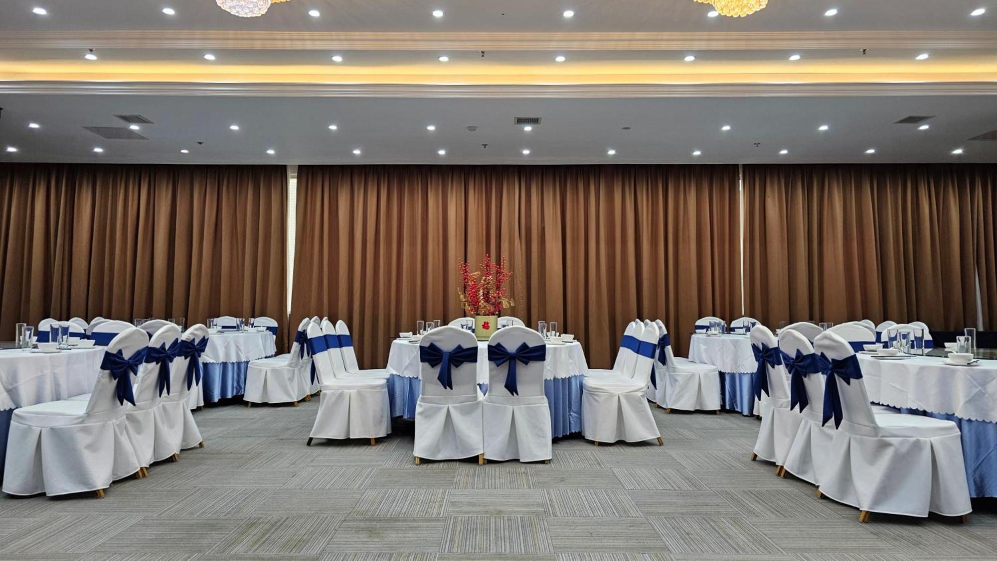 Holiday Inn Express Chengdu Tianfu Square By Ihg - Chunxi Road And Kuanzhai Alley Ngoại thất bức ảnh