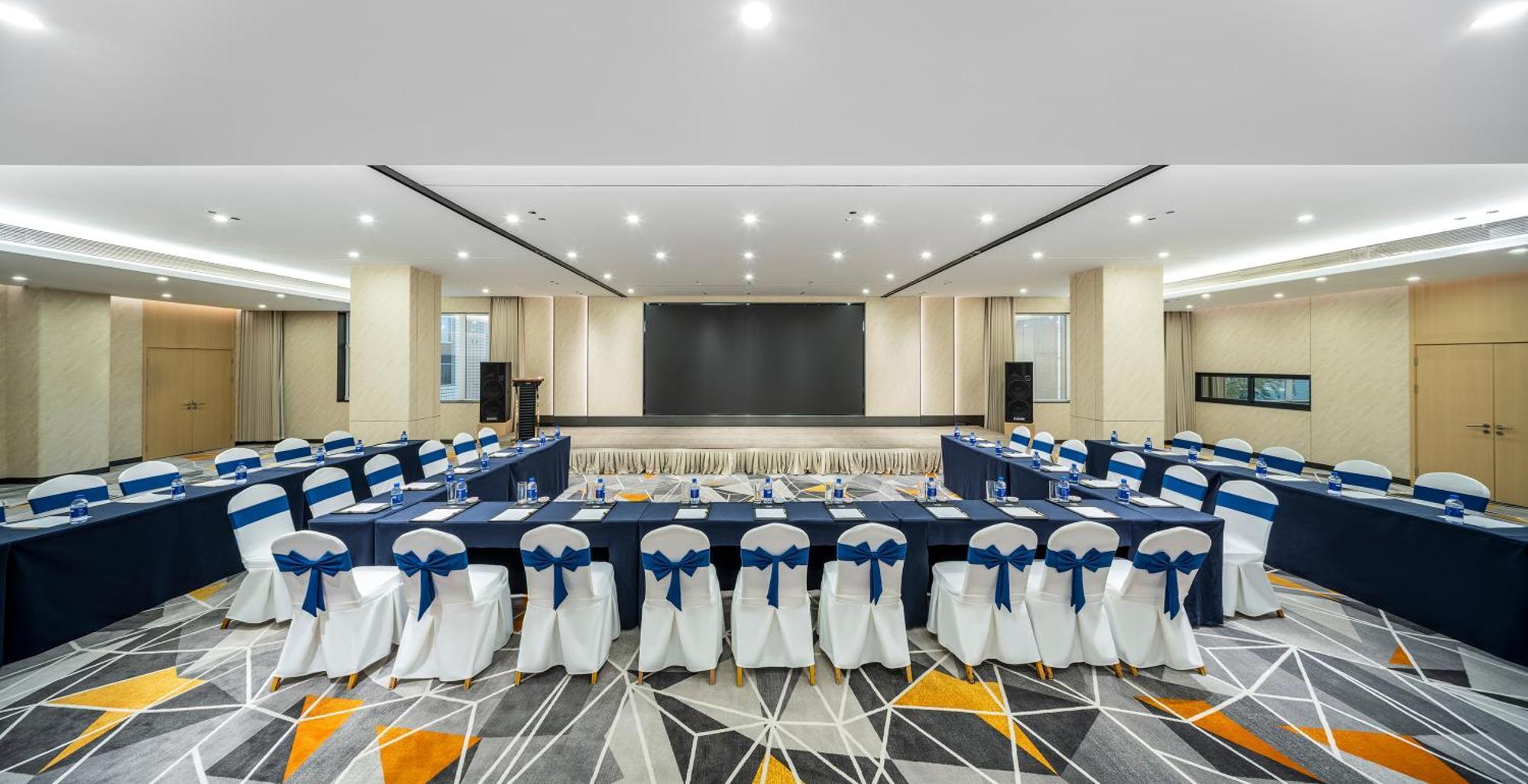 Holiday Inn Express Chengdu Tianfu Square By Ihg - Chunxi Road And Kuanzhai Alley Ngoại thất bức ảnh