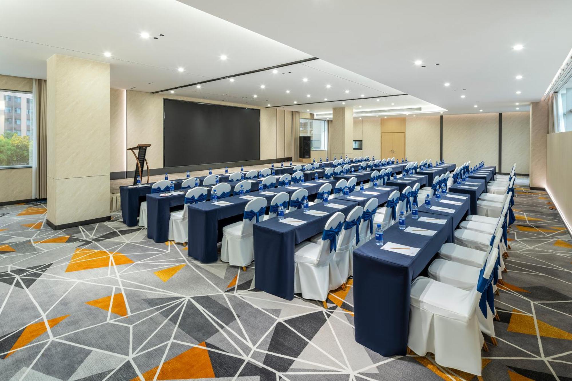 Holiday Inn Express Chengdu Tianfu Square By Ihg - Chunxi Road And Kuanzhai Alley Ngoại thất bức ảnh