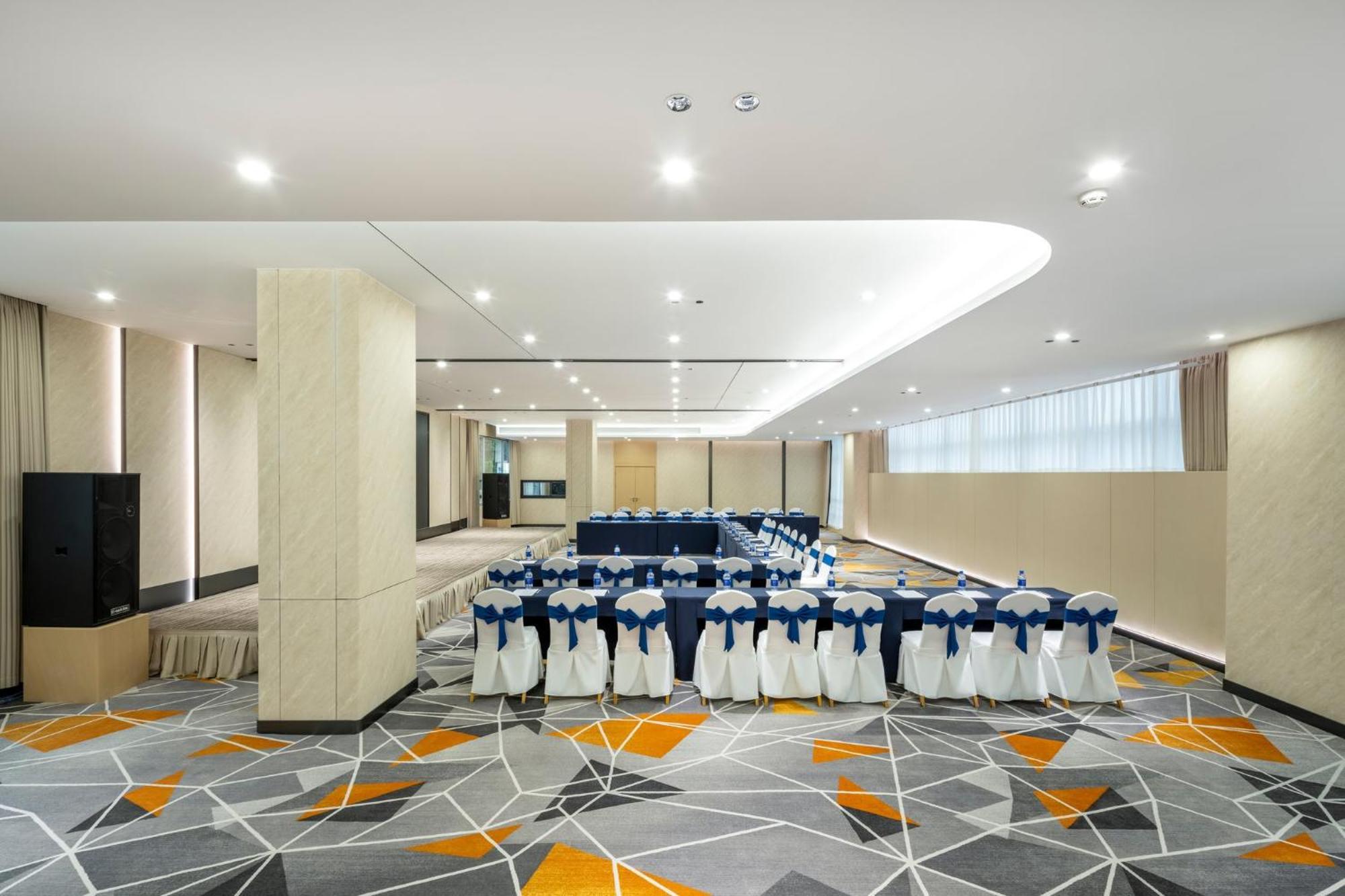 Holiday Inn Express Chengdu Tianfu Square By Ihg - Chunxi Road And Kuanzhai Alley Ngoại thất bức ảnh