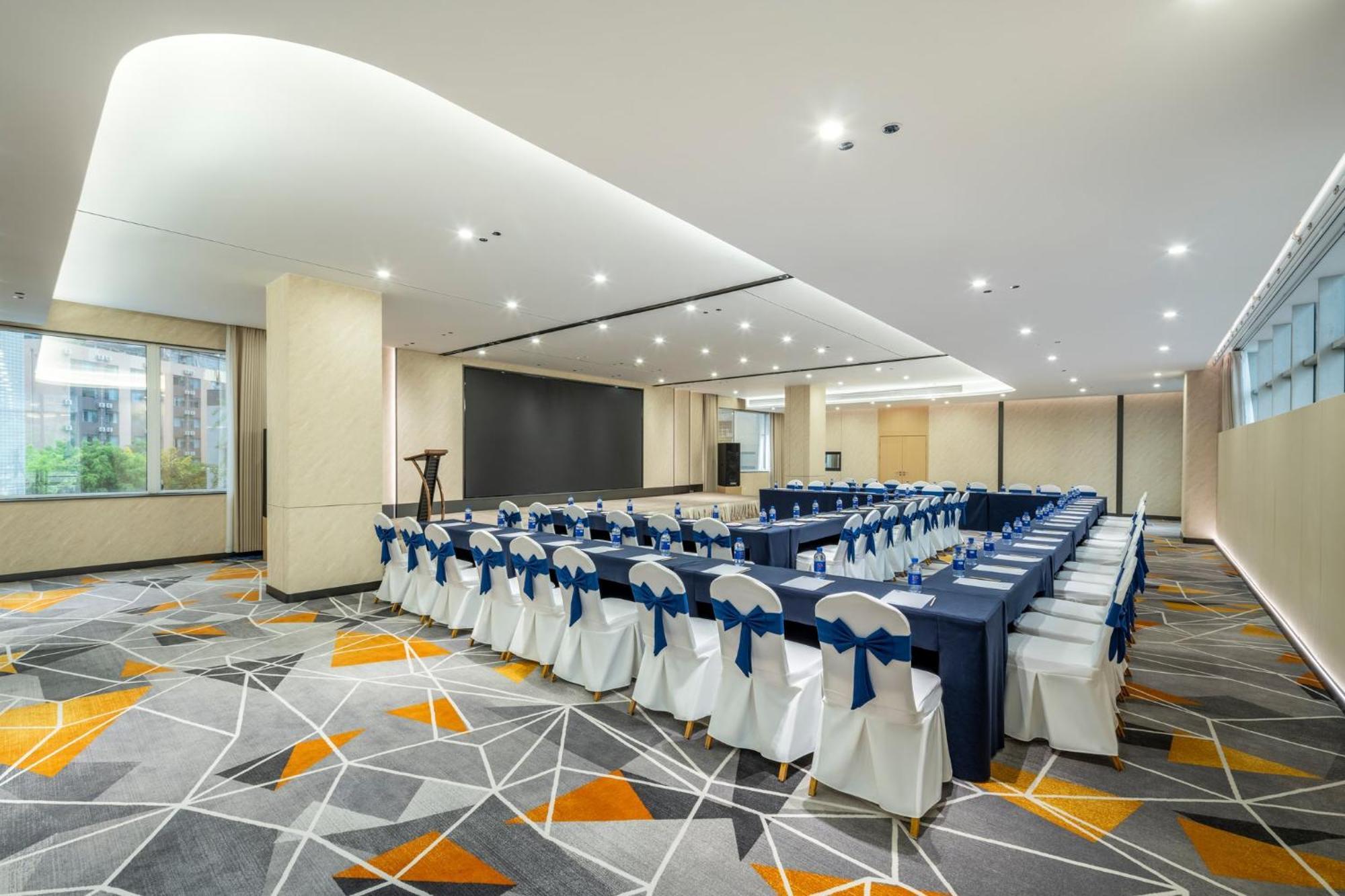 Holiday Inn Express Chengdu Tianfu Square By Ihg - Chunxi Road And Kuanzhai Alley Ngoại thất bức ảnh